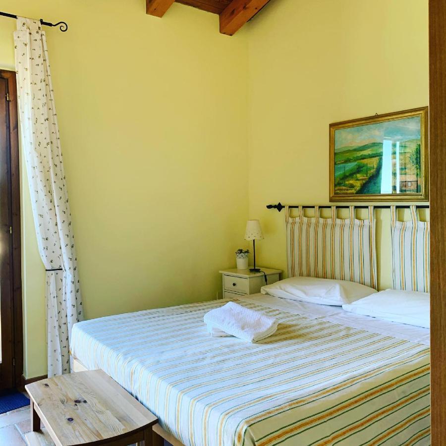 Casale Terre Rosse Bed and Breakfast Saturnia Buitenkant foto