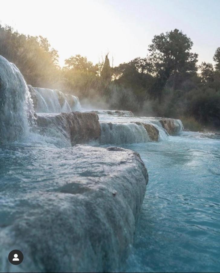 Casale Terre Rosse Bed and Breakfast Saturnia Buitenkant foto