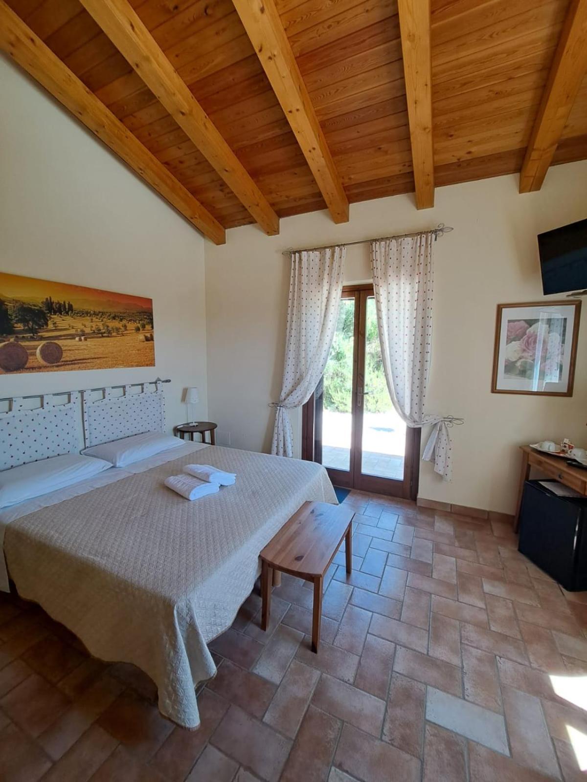 Casale Terre Rosse Bed and Breakfast Saturnia Buitenkant foto
