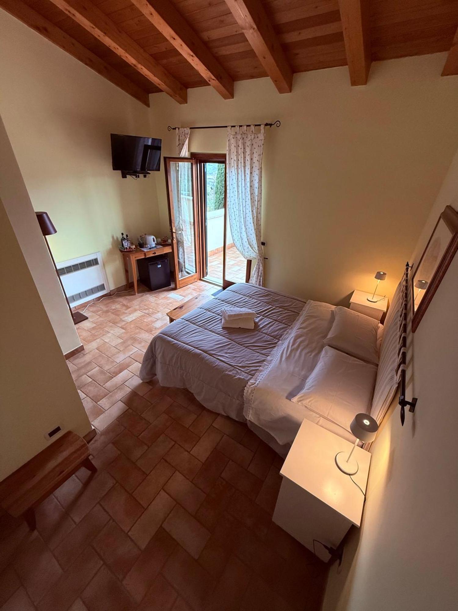 Casale Terre Rosse Bed and Breakfast Saturnia Buitenkant foto